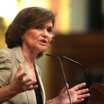 La vicepresidenta en funciones, Carmen Calvo, este jueves durante su comparecencia ante el Pleno del Congreso / Efe