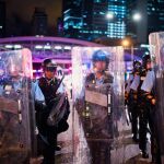 La policía hongkonesa desalojó el Parlamento y las calles aledañas