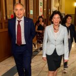 El rector de la Universidad de Valladolid, Antonio Largo, y la ministra de Educación, Isabel Celaá, en una imagen de archivo