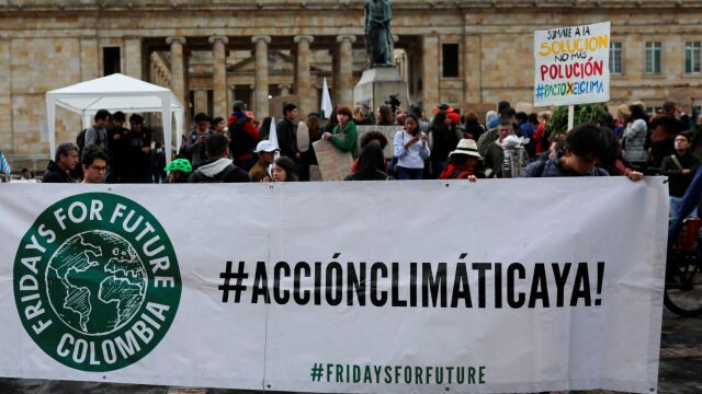 Una de las múltiples manifestaciones en las que jóvenes piden una acción climática ya