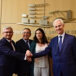 De izquierda a derecha, Manuel Huertas, presidente de Airbus Operations; Ginés Clemente y María Eugenia Clemente, accionistas de Aciturri; y Bartolomé Lora, vicepresidente de SEPI / Foto: Ke-Imagen