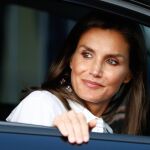 Puedes copiarle el bolso a la Reina Letizia por 17 euros