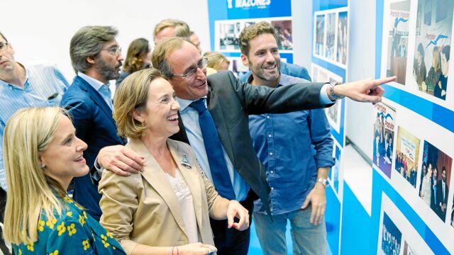 Alfonso Alonso y Borja Semper, ayer, en la inauguración de la convención con la que el PP vasco quiere dar un impulso a su proyecto político