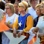 Karmele Marchante junto a Pilar Rahola en la manifestación Via Lliure de 2015