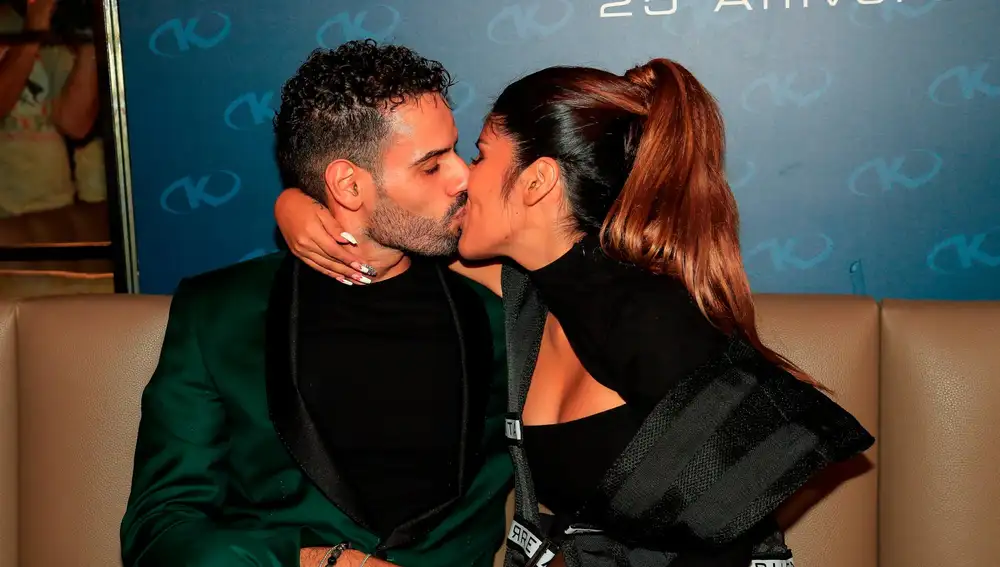 Isa Pantoja con su novio Asraf