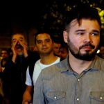 Gabriel Rufián, a su llegada a la manifestación de Barcelona, donde ha sido abucheado.