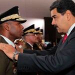 Maduro saluda a Manuel Ricardo Cristopher Figuera, ex director del Sebin