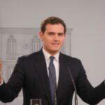 Albert Rivera en la comparecencia de ayer en La Moncloa tras reunirse con Pedro Sánchez