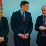 Pedro Sánchez junto a Francisco Pardo y Fernando Grande-Marlaska ayer en Barcelona/Foto: Fernando Calvo/La Moncloa