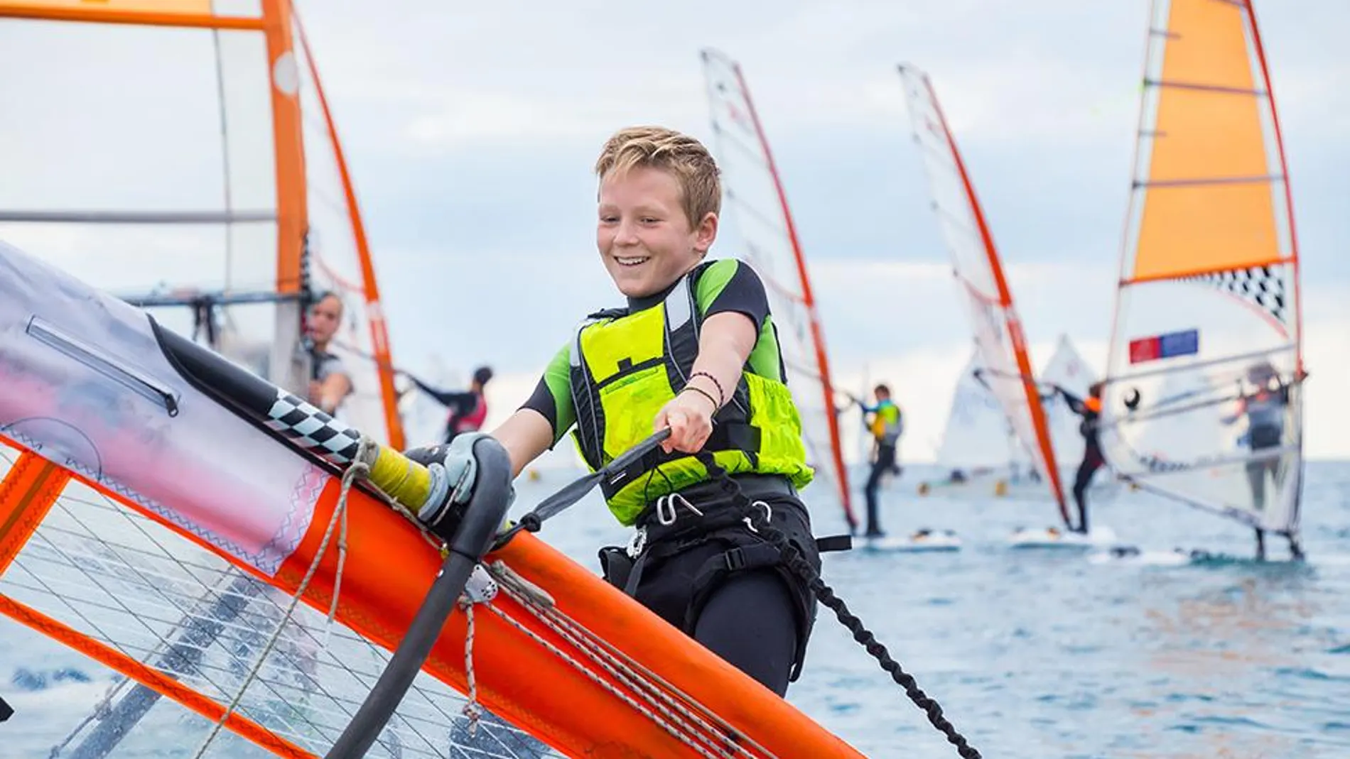 ¿Qué deportes pueden hacer los niños en la playa? ¿Desde qué años?