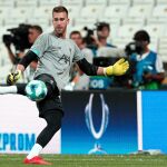Adrián San MIguel con el Liverpool.