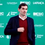 “Eres raro de cojones”, la reacción de Cesc a la manía de Iker Casillas revelada en Twitter