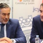 El consejero de Fomento y Medio Ambiente, Juan Carlos Suárez-Quiñones, se reúne con el consejero de Interior de la Comunidad de Madrid, Enrique López