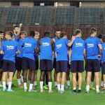 La plantilla del Barcelona se entrena en Japón