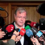 El alcalde en funciones de León, Antonio Silván, en el momento de anunciar que no recurrirá al Tribunal Constitucional