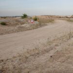 El acusado circulaba con su furgoneta por el Puerto de Sagunto (Valencia) y se acercó para insistirle que subiese al vehículo. Luego la dejó abandonada en un descampado