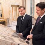 El primer ministro italiano, Giuseppe Conte, recibió ayer en Roma al presidente francés, Emmanuel Macron, en su residencia oficial, el Palacio Chigi