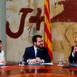 Meritxell Budó, Pere Aragonès (ERC) y Quim Torra.
