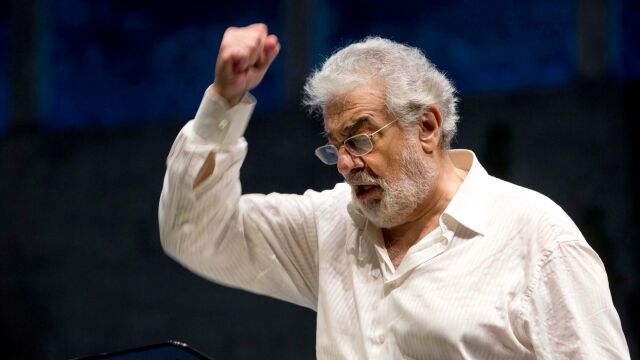 Imagen de Plácido Domingo tras una representación de Giovanna D'Arco