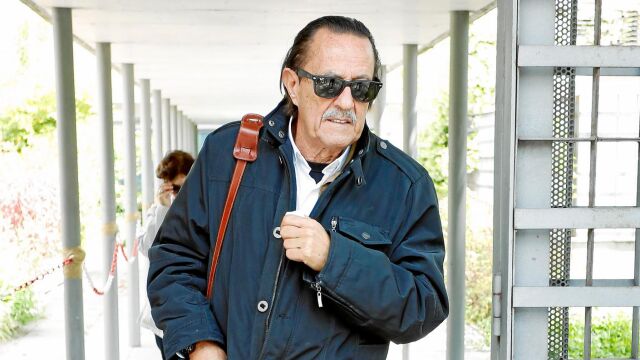 El ex alcalde, que cumple tercer grado penitenciario, asegura que algún día contará por qué Isabel fue condenada a 24 meses de prisión por blanqueo de capitales. «Algo haría...», sugiere Julián Muñoz