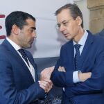 El consejero Germán Barrios junto al presidente de Conacee, Ángel Luis González, en presencia de Juan Martínez Majo