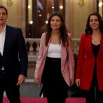 Le copiamos el 'look' a Inés Arrimadas con este chaleco rojo de Zara