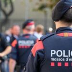 La víctima denuncia los hechos ante los Mossos