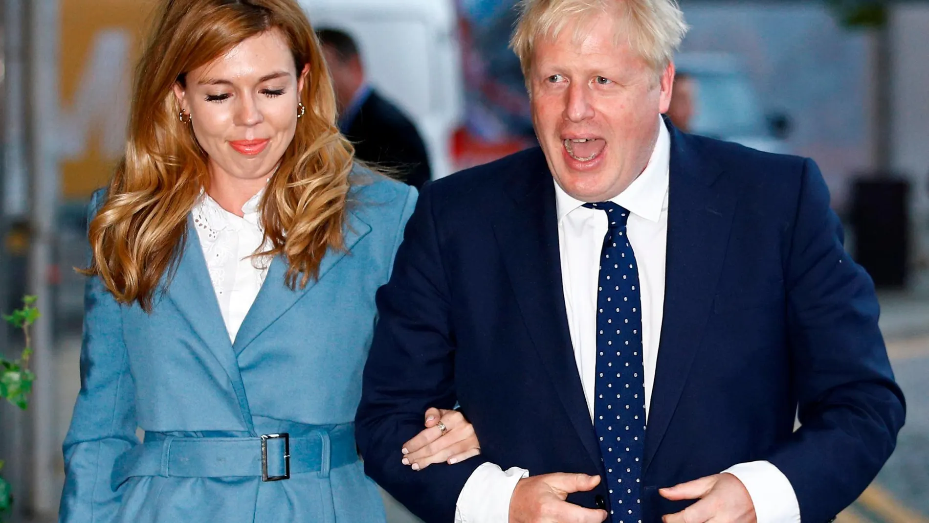 Boris Johnson junto a su novia Carrie Symonds en el congreso del Partido Tory/Reuters