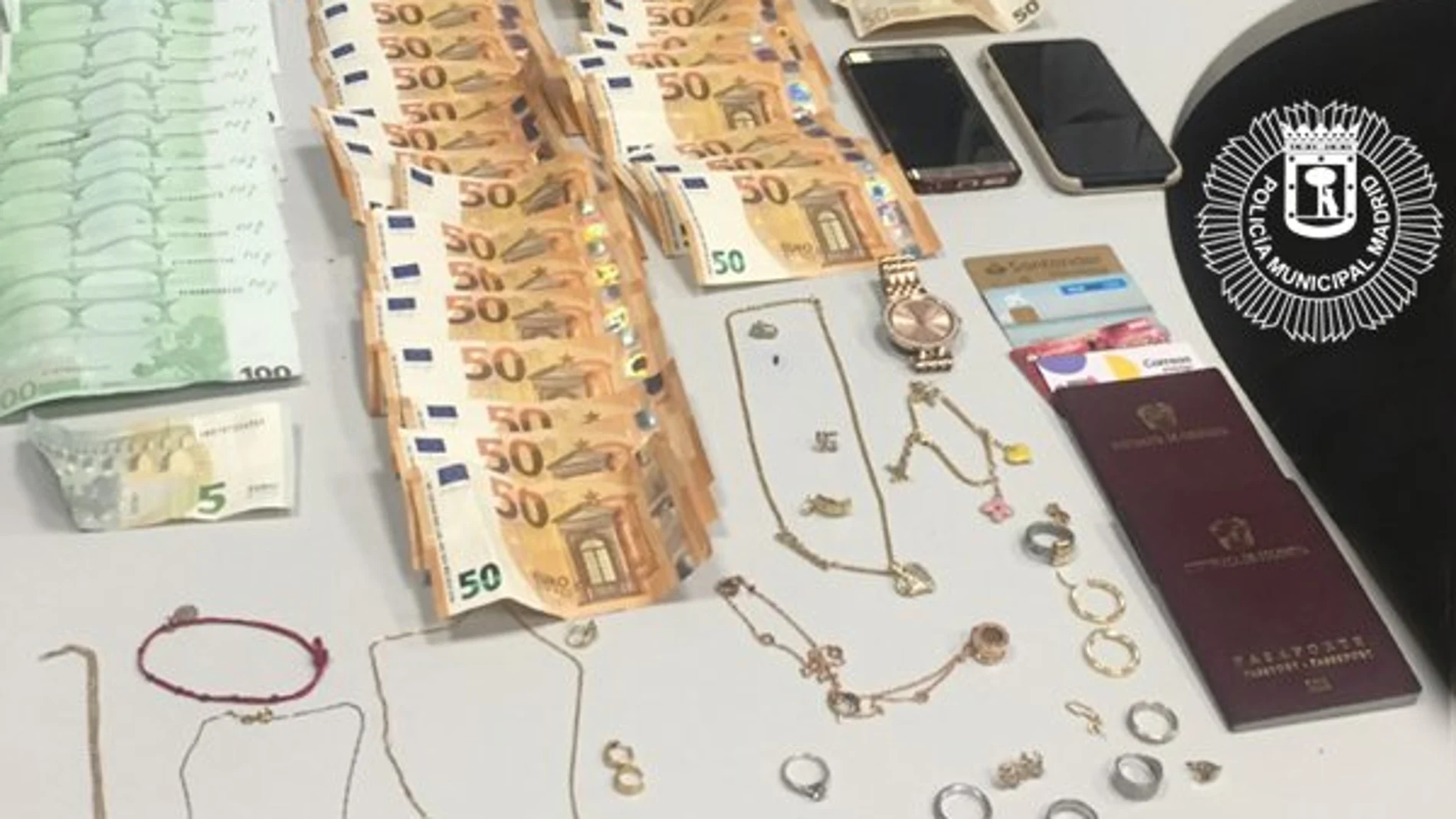 Alijo de droga, dinero en efectivo y joyas