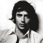 Serrat abrió la puerta a que la gente pudiera ser triste y soñar con amores furtivos e imposibles