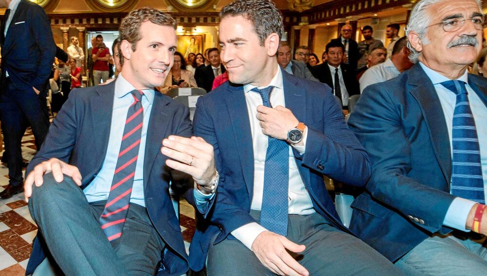 Pablo Casado junto a Teodoro García Egea