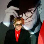 El cantante Elton John presenta mañana su biografía