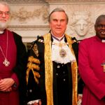 El Arzobispo de York, John Sentamu, a la derecha, en una imagen de archivo/Efe