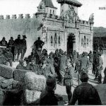 Legionarios esperando el tren en la estación, Marruecos hacia 1920