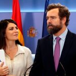 El portavoz de VOX en el Congreso Iván Espinosa de los Monteros y la secretaria general de VOX Macarena Olona / Foto: Efe