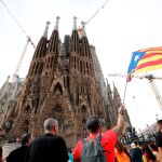 Concentración a las puertas de la sagrada Familia