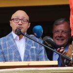 Pregón oficial de las fiestas de San Juan y San Pedro de León a cargo de Jesús Vidal, premio Goya al Mejor Actor Revelación, quien estuvo acompañado en el balcón del Ayuntamiento por el alcalde en funciones, Antonio Silván