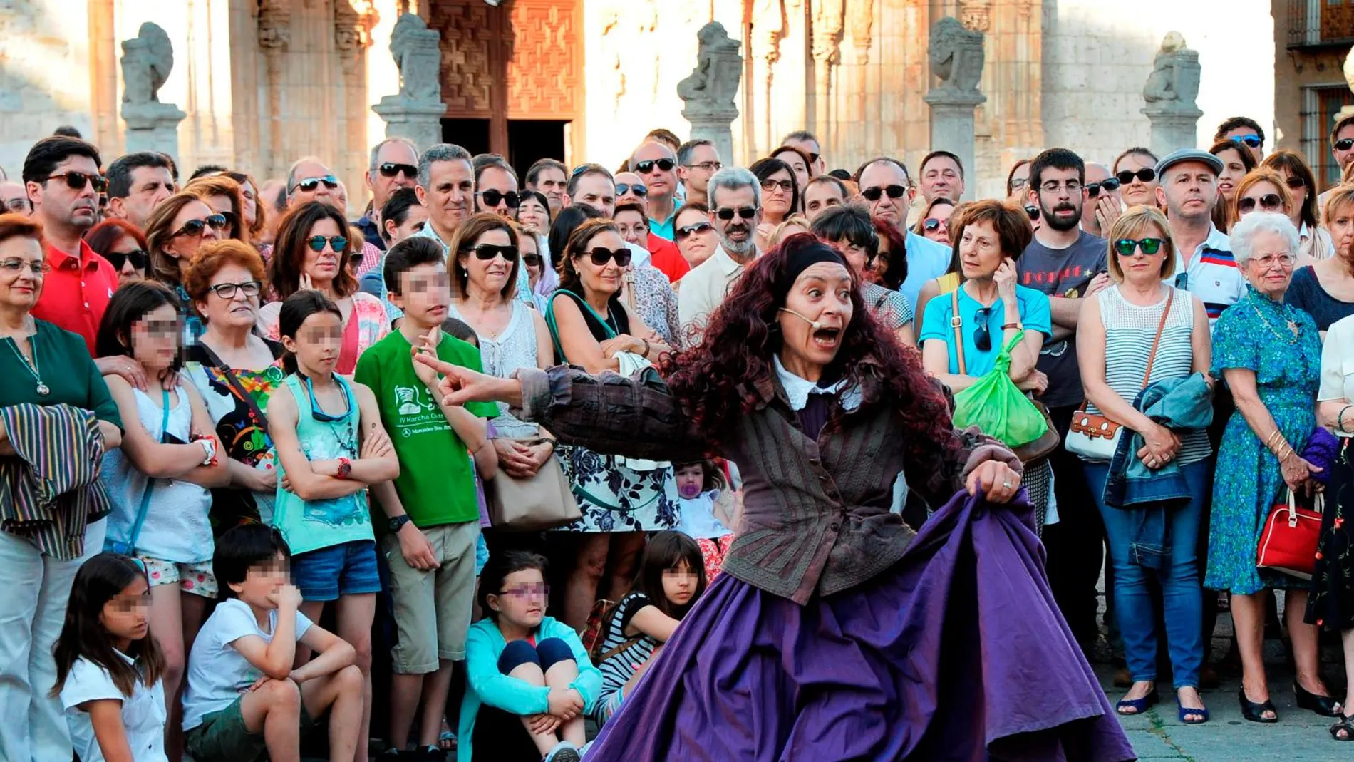 Ruta teatralizada a las puertas de la Iglesia de San Pablo
