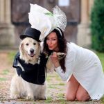 Elisabeth Hoad con su perro/ Instagram