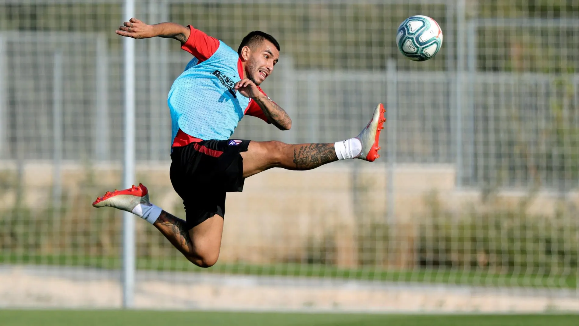 Ángel Correa, durante un entrenamiento del Atlético en Los Ángeles de San Rafael