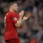 James Milner vistiendo los colores de su antiguo equipo, el Liverpool