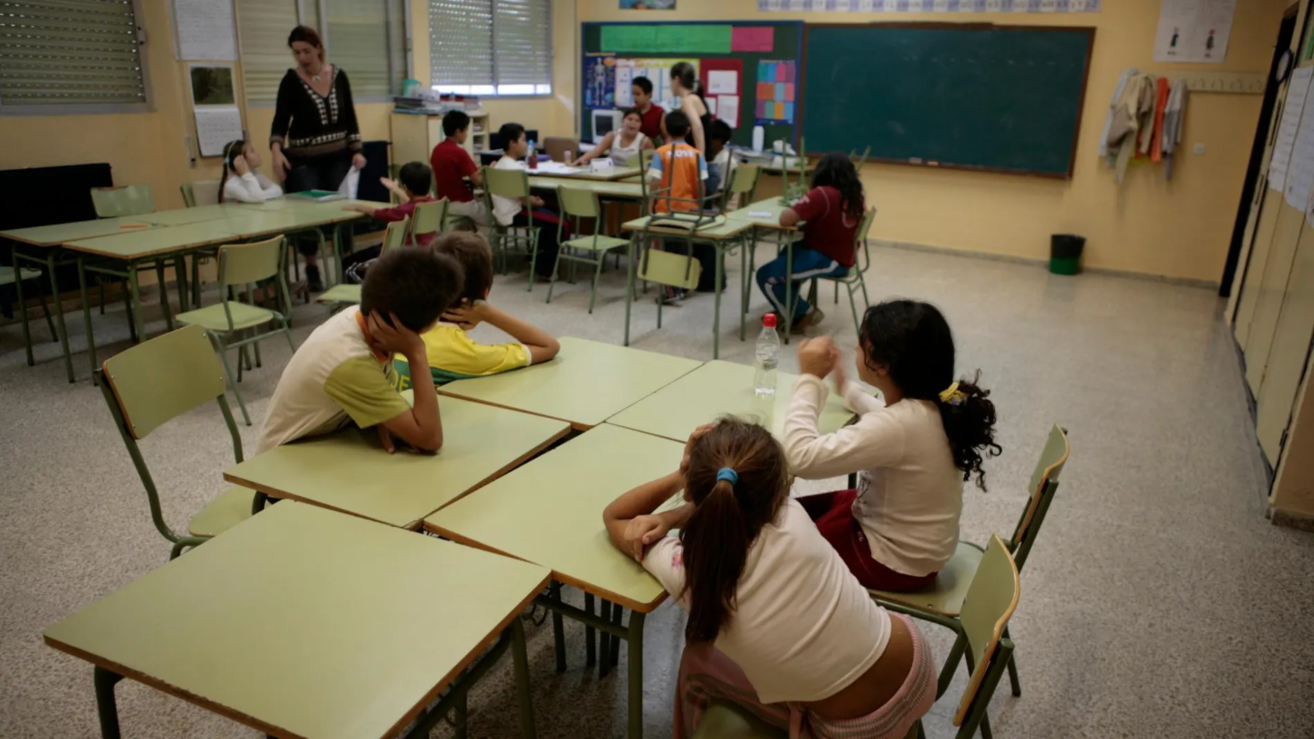 Los sindicatos exigen menos horas lectivas para el profesorado