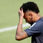 Neymar, en un entrenamiento con el PSG