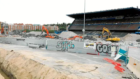 La primera fase de demolición del estadio está prácticamente concluida en la zona que no afecta al tráfico de la M-30