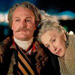 Jason Clarke y Helen Mirren en una escena de la serie