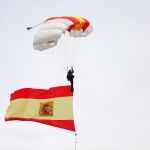 "Zascas"a Rufián ante su desafortunado tuit sobre el paracaidista del 12-O