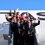 Un total de 49 personas viajaron a bordo en el vuelo, seis de ellas voluntarios que estaban equipados con tecnología portátil para observar sus constante vitales y siguieron un plan de sueño, ingesta de comida y bebida, y de movimientos físicos diseñado para contrarrestar el desfase horario