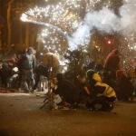 La cuarta jornada de altercados se salda con 19 detenidos y 42 heridos