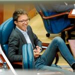 El portavoz de Más Madrid, Íñigo Errejón, cobra 3.503 euros al mes como diputado más un extra de 1.825 euros por ser portavoz del grupo parlamentario. Foto: Rubén Mondelo