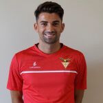 [GRAF4658. LISBOA, 15/07/2019.-Enzo Zidane posa con la camiseta del Aves de Portugal